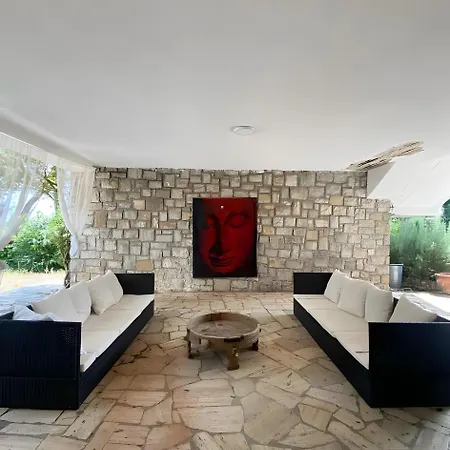 Punta Rossa Escape *