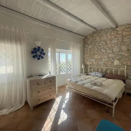 فيلة Punta Rossa Escape *