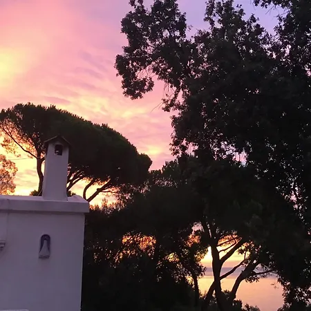 Punta Rossa Escape Villa *